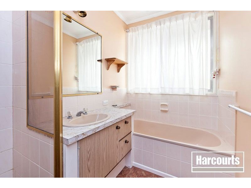 11 Chateau Avenue, Narre Warren VIC 3805