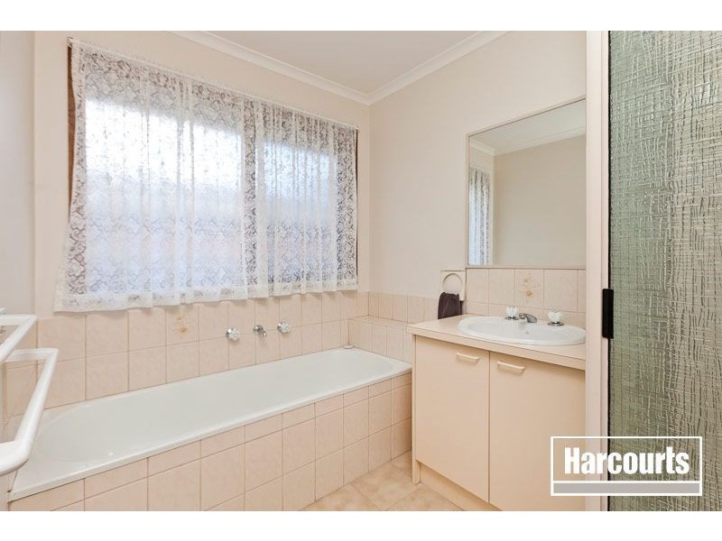 24 Willslie Crescent, Berwick VIC 3806