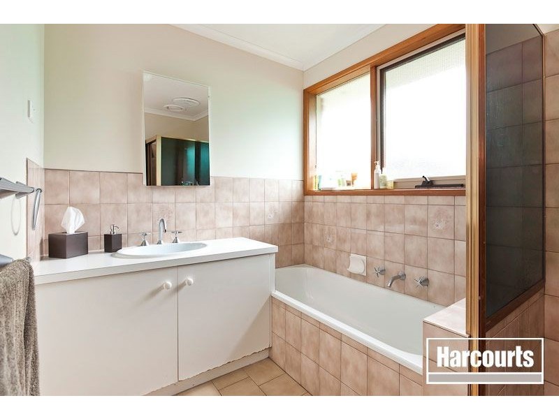 Unit 1/9 Lydia Mary Drive, Berwick VIC 3806