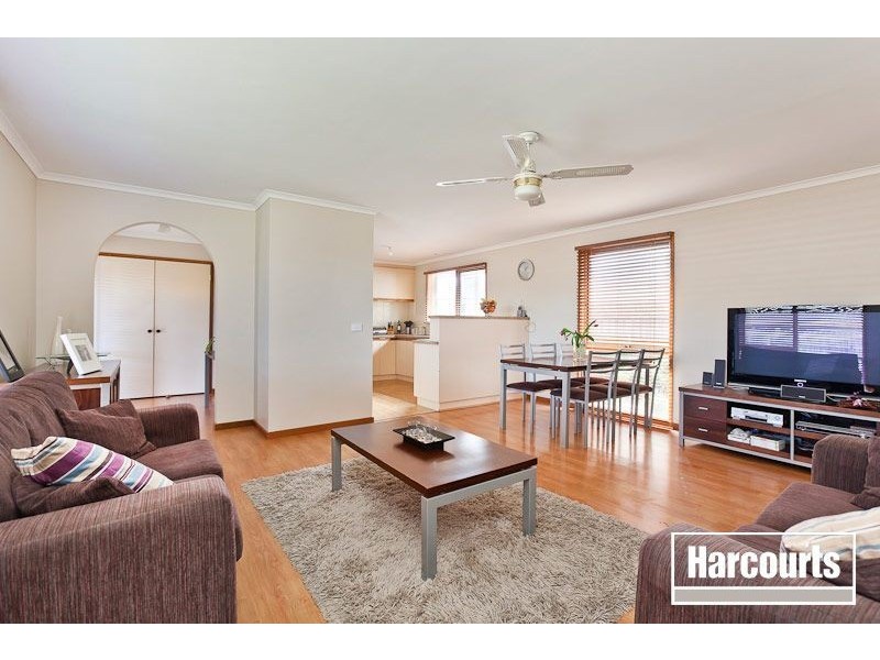 1/9 Lydia Mary Drive, Berwick VIC 3806