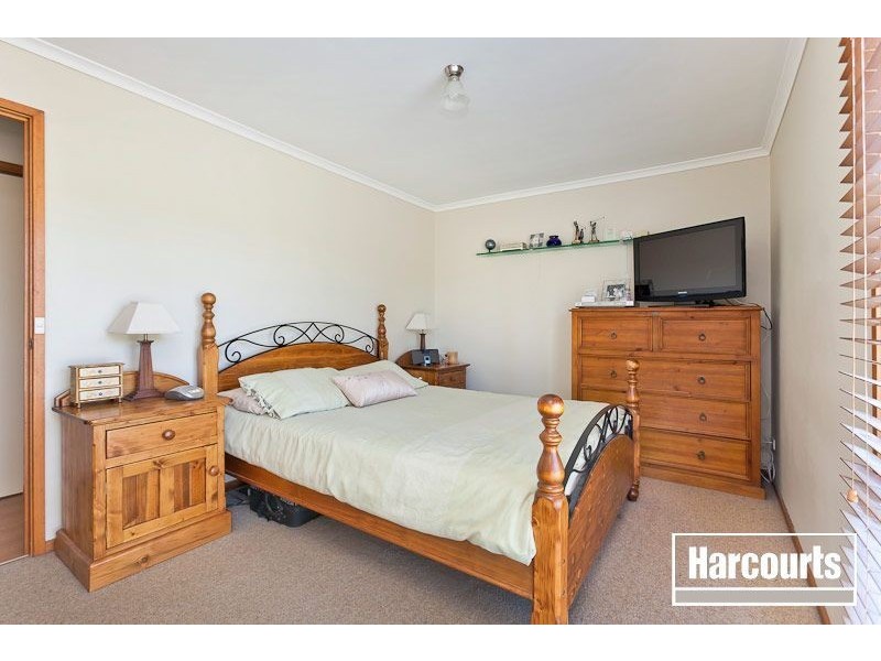 1/9 Lydia Mary Drive, Berwick VIC 3806