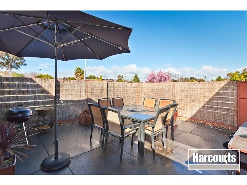 1/9 Lydia Mary Drive, Berwick VIC 3806