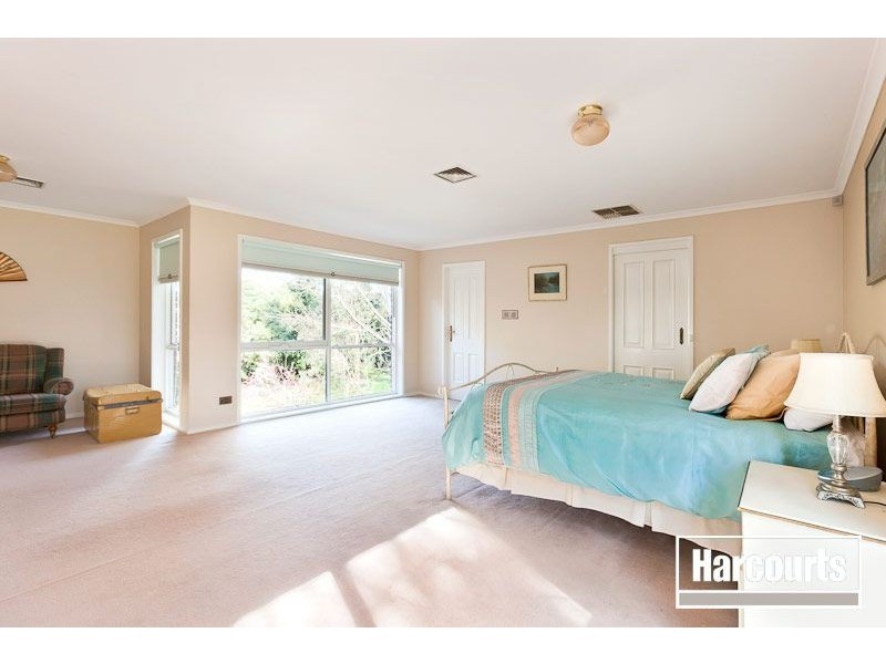 6-8 Innes Court, Berwick VIC 3806