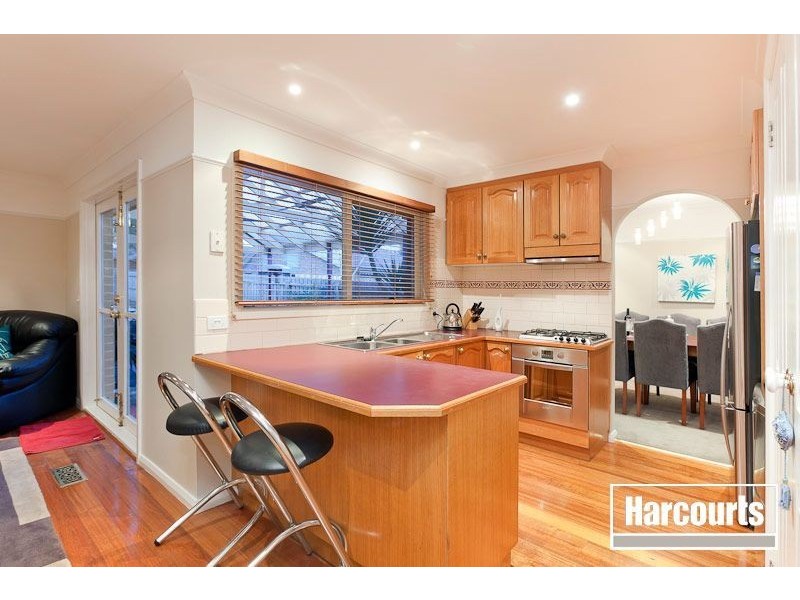 17 Bertrand Close, Berwick VIC 3806