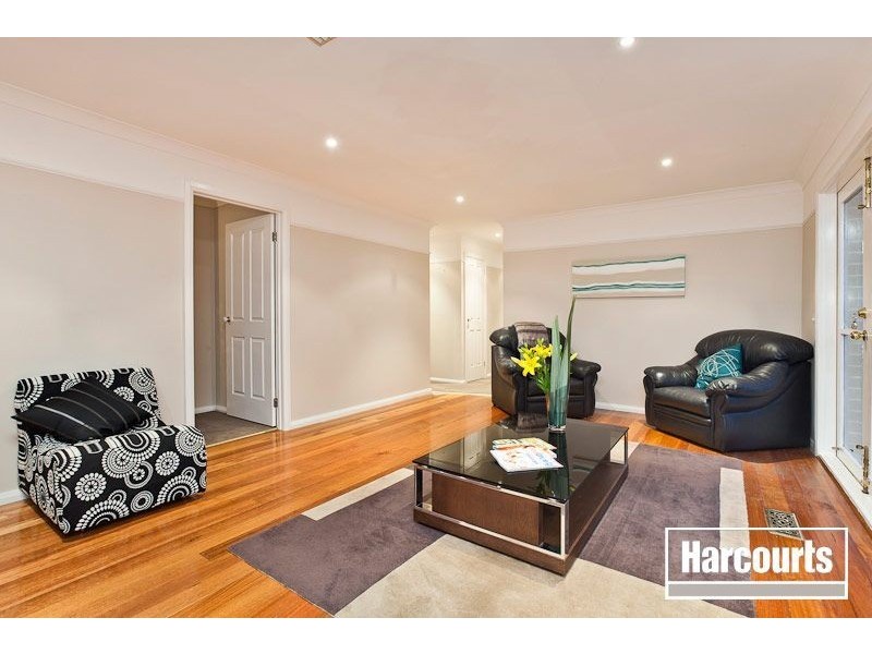 17 Bertrand Close, Berwick VIC 3806