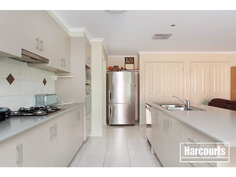 34 Meadowlands Way, Berwick VIC 3806