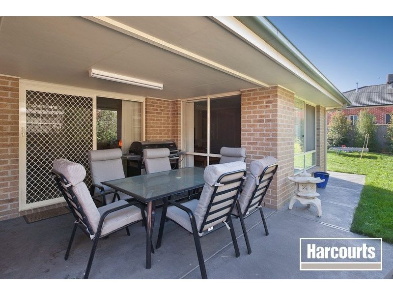 34 Meadowlands Way, Berwick VIC 3806