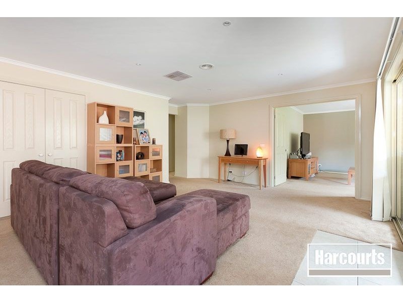 34 Meadowlands Way, Berwick VIC 3806