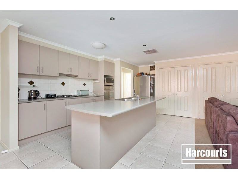 34 Meadowlands Way, Berwick VIC 3806