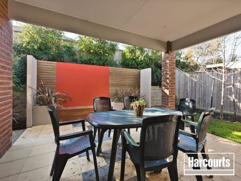 10 Chase Boulevard, Berwick VIC 3806