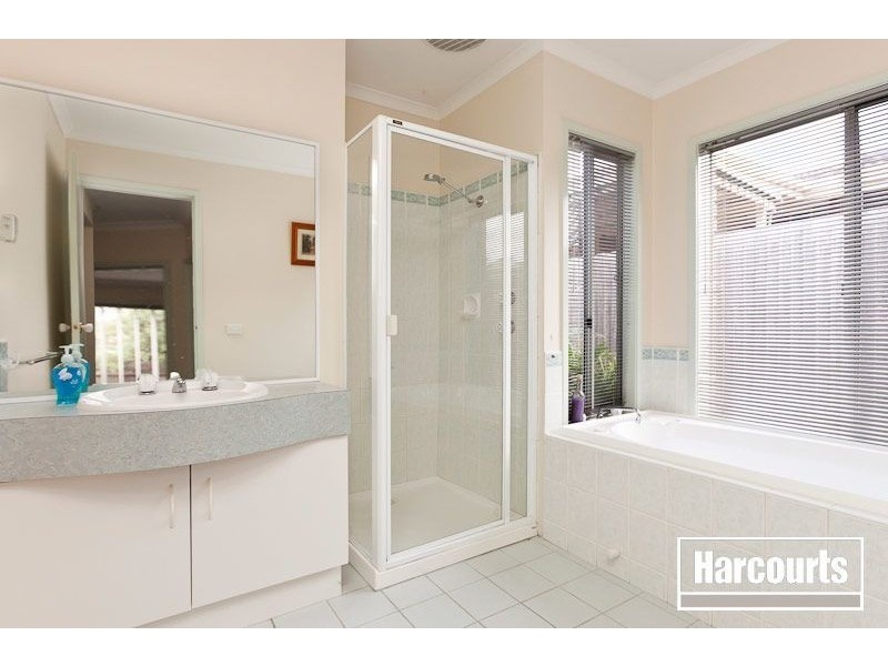 20 Crystal Brook Court, Narre Warren South VIC 3805