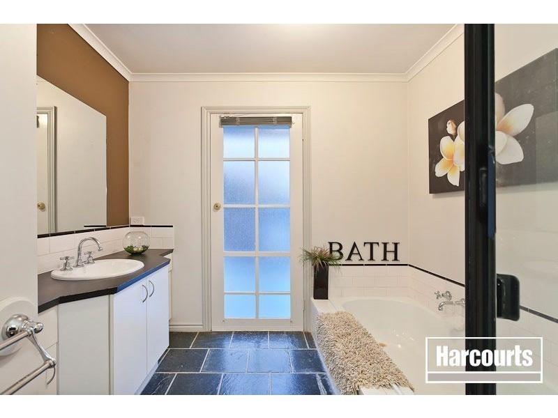 32 Howell Drive, Berwick VIC 3806