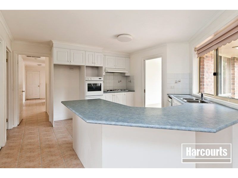 15 Grove Gardens, Berwick VIC 3806