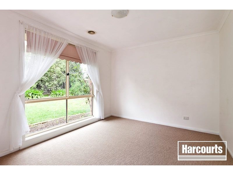 15 Grove Gardens, Berwick VIC 3806