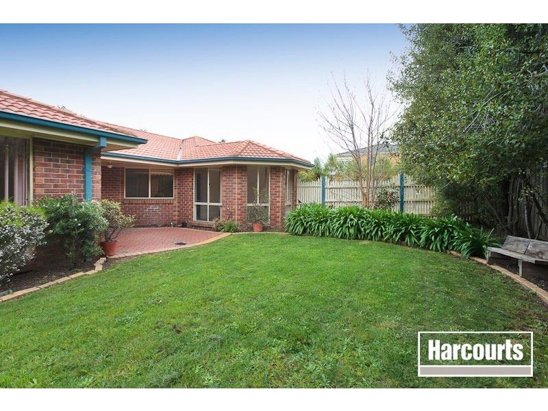 15 Grove Gardens, Berwick VIC 3806