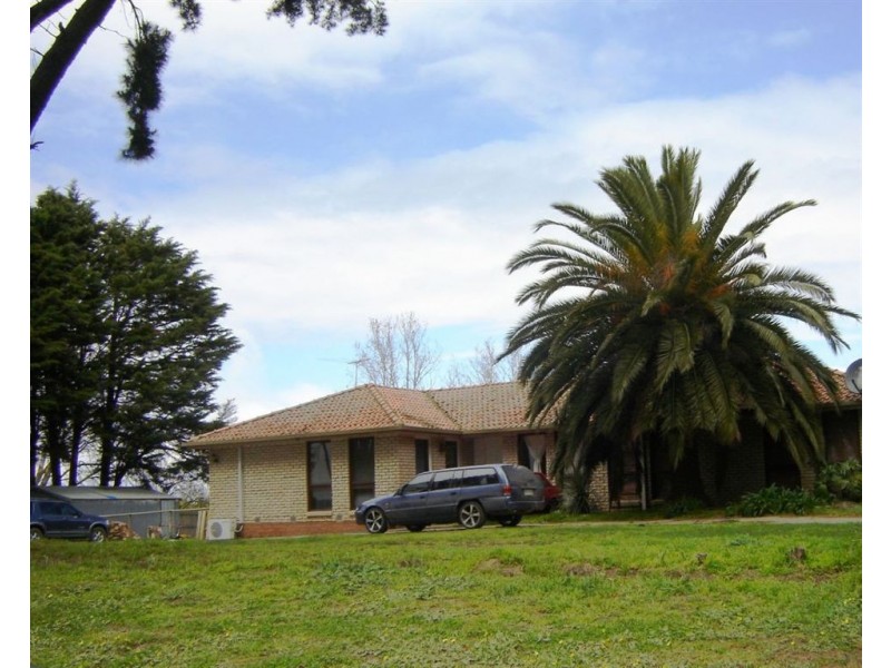 24-26 Meadow Road, Devon Meadows VIC 3977