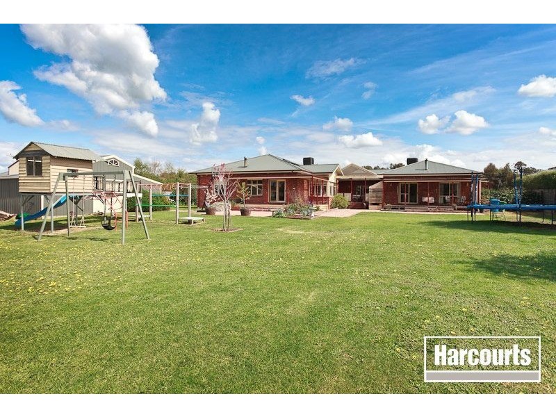 58-60 Brookvale Close, Beaconsfield VIC 3807