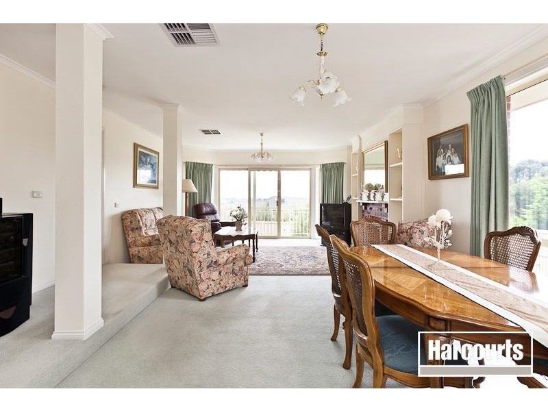 11 Quarry Hills Drive, Berwick VIC 3806
