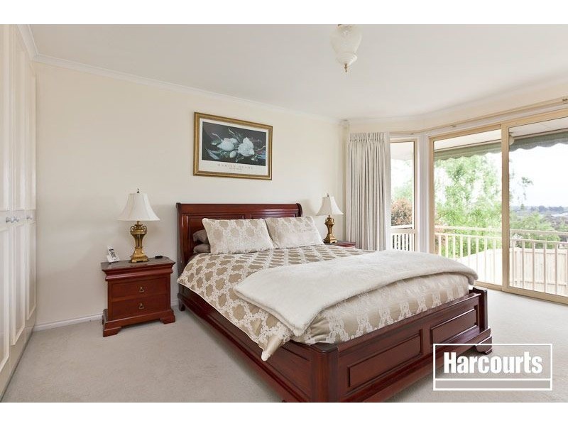 11 Quarry Hills Drive, Berwick VIC 3806