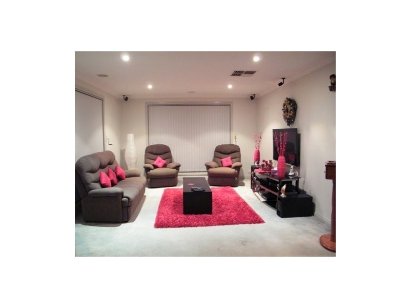 2/38 Kirkwood Crescent, Hampton Park VIC 3976