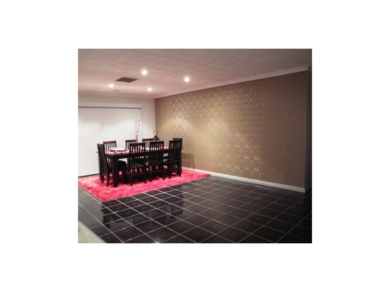 2/38 Kirkwood Crescent, Hampton Park VIC 3976