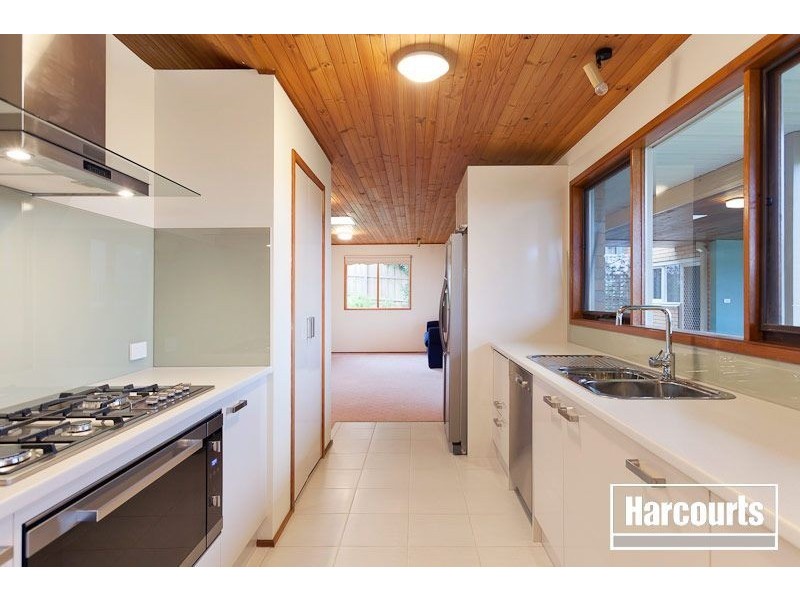 15 Howell Drive, Berwick VIC 3806
