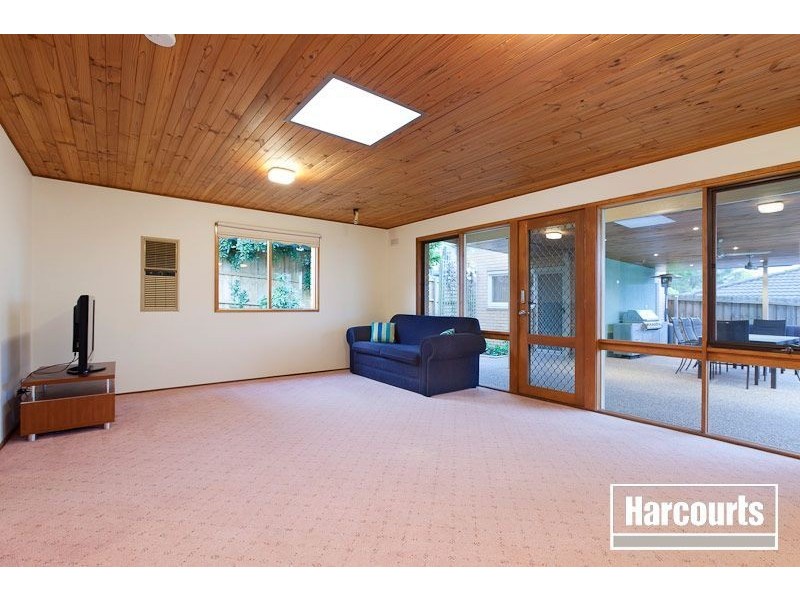 15 Howell Drive, Berwick VIC 3806