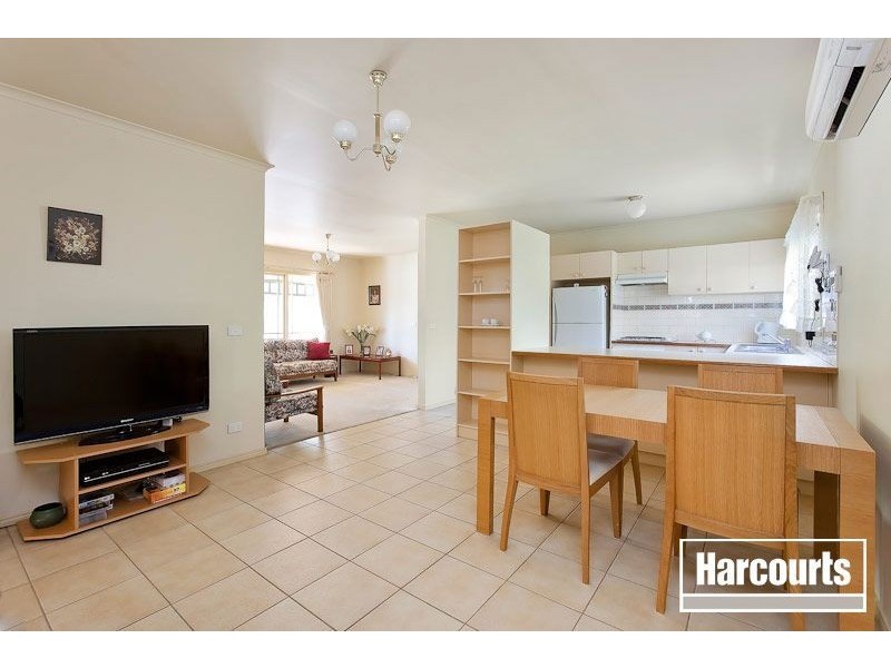 25 Adelong Court, Berwick VIC 3806