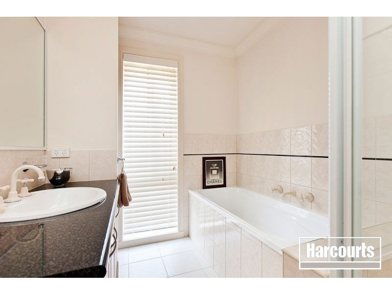 2 Larne Close, Berwick VIC 3806