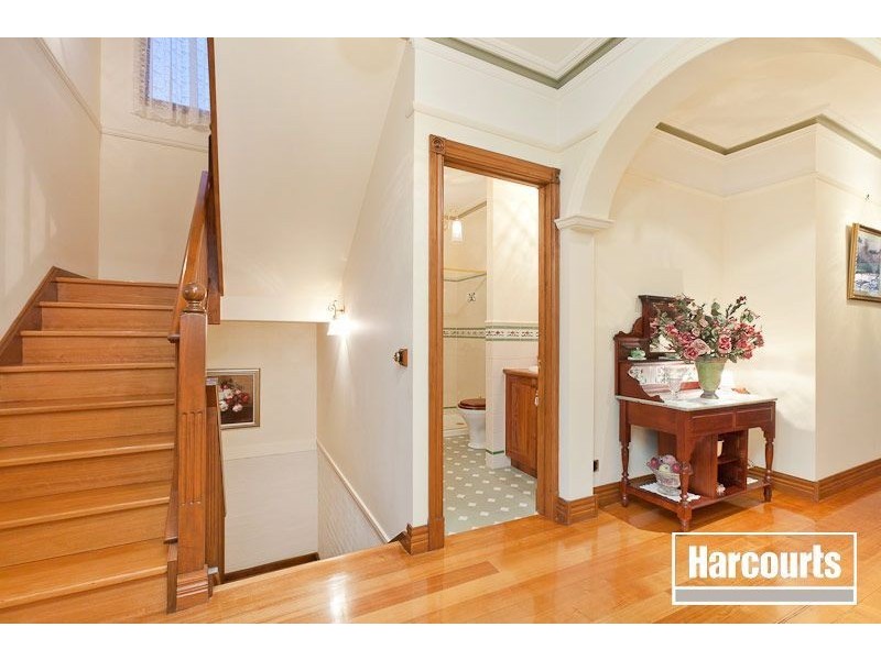 10 Barellan Mews, Berwick VIC 3806