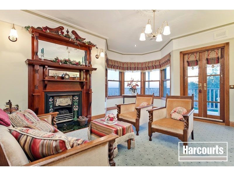 10 Barellan Mews, Berwick VIC 3806