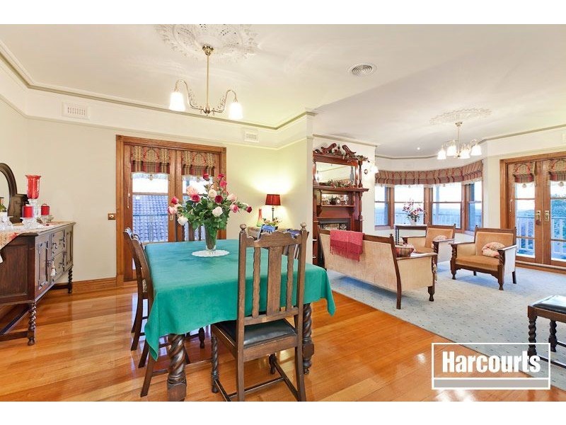 10 Barellan Mews, Berwick VIC 3806