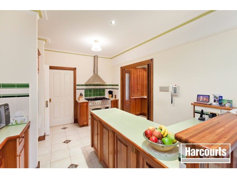 10 Barellan Mews, Berwick VIC 3806