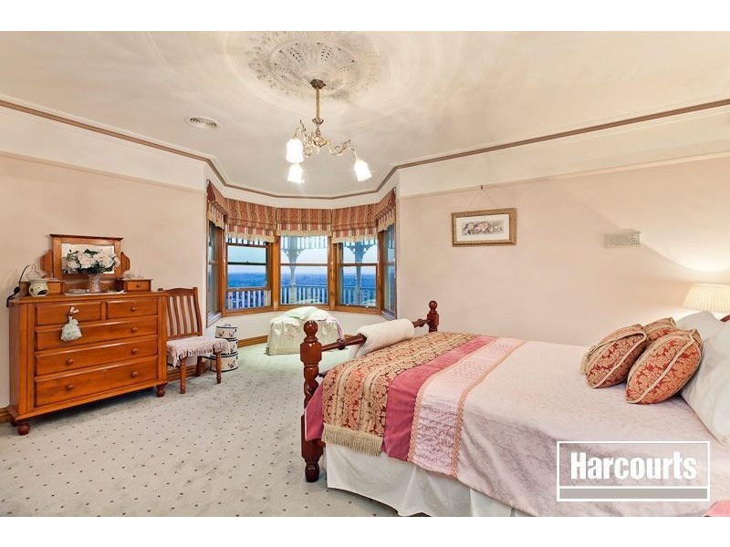 10 Barellan Mews, Berwick VIC 3806