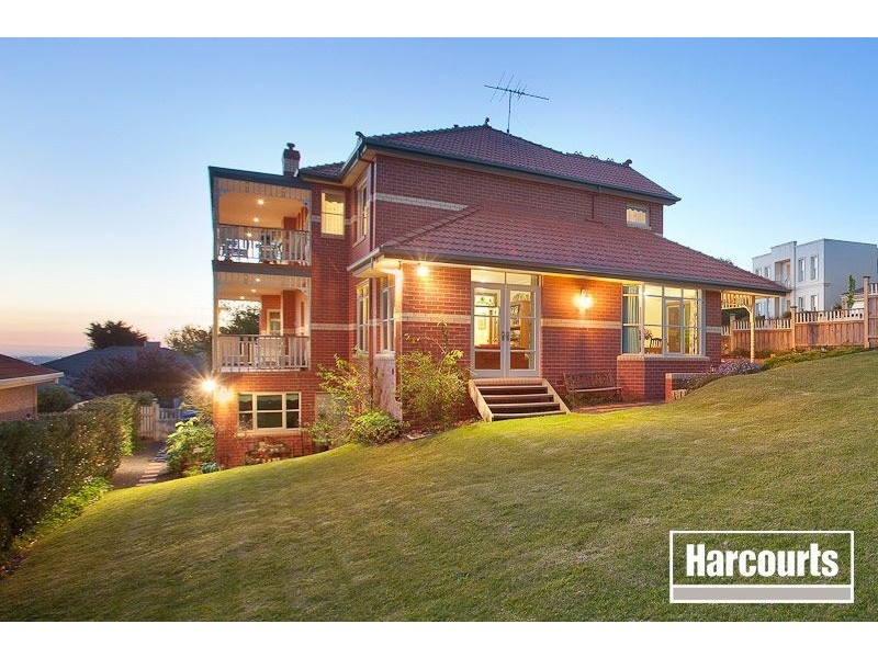 10 Barellan Mews, Berwick VIC 3806