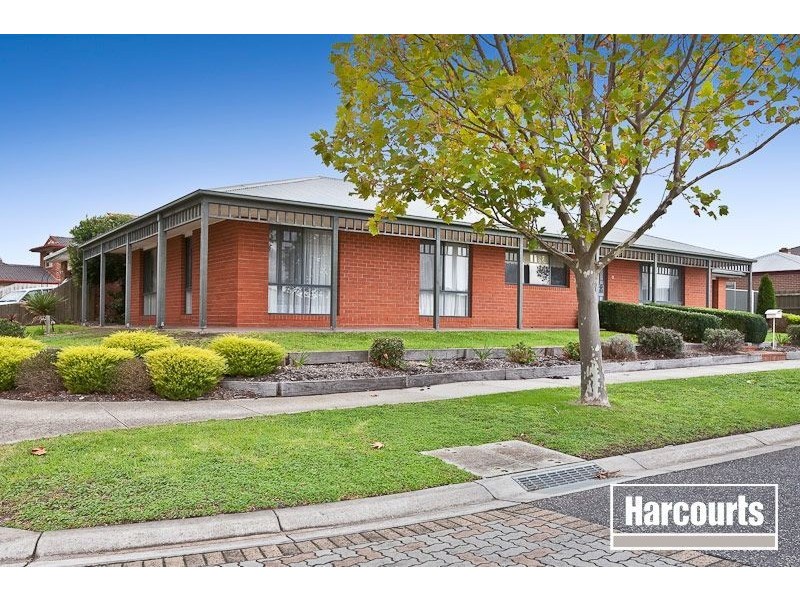 10 Delhuntly Rise, Narre Warren South VIC 3805