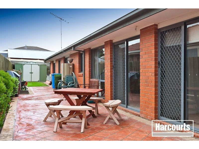 10 Delhuntly Rise, Narre Warren South VIC 3805