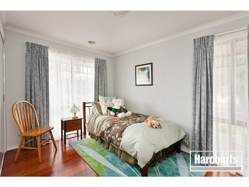 10 Delhuntly Rise, Narre Warren South VIC 3805