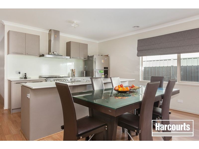 11 Karlson Way, Cranbourne North VIC 3977