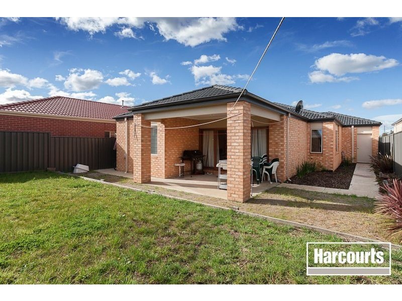 11 Karlson Way, Cranbourne North VIC 3977