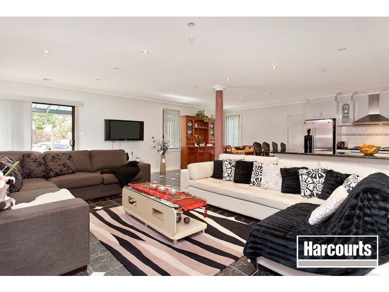 123 Holm Park Road, Beaconsfield VIC 3807