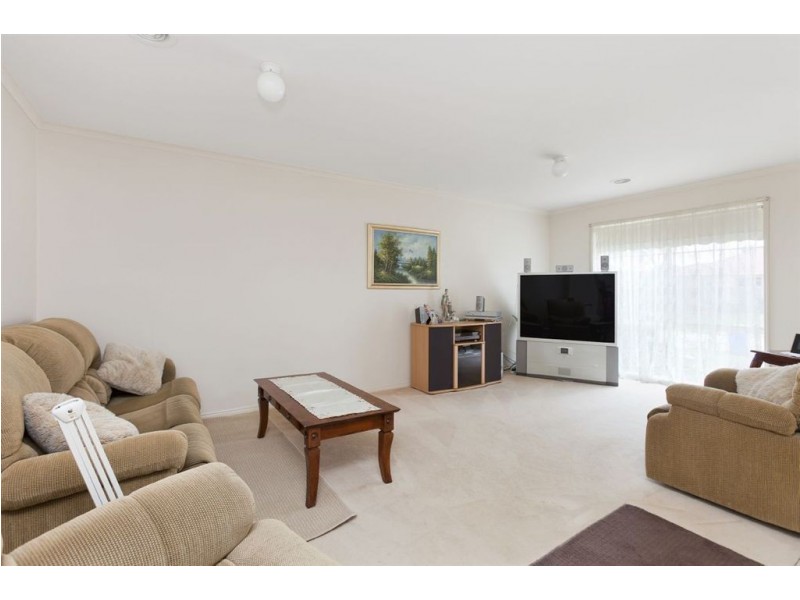 17 Clocktower Court, Berwick VIC 3806