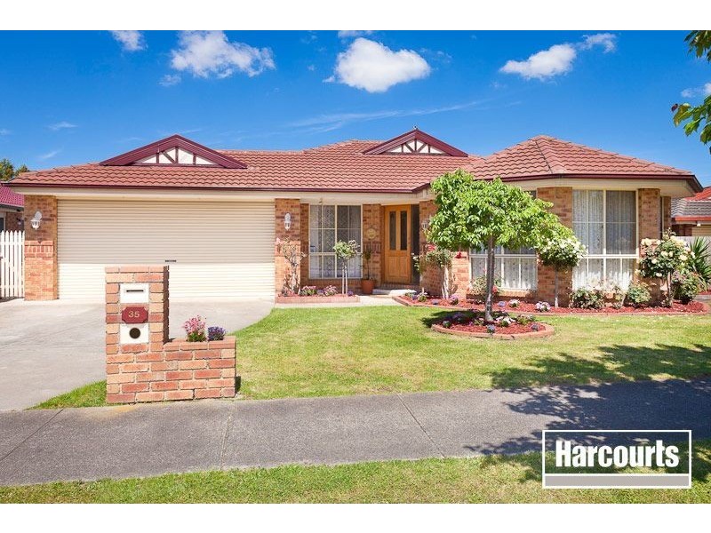 35 Sandalwood Drive, Narre Warren VIC 3805