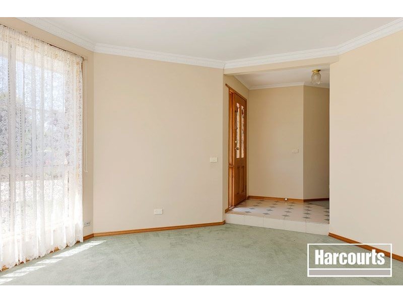 35 Sandalwood Drive, Narre Warren VIC 3805