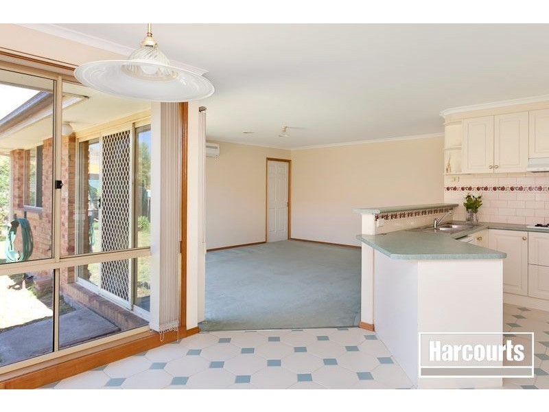 35 Sandalwood Drive, Narre Warren VIC 3805