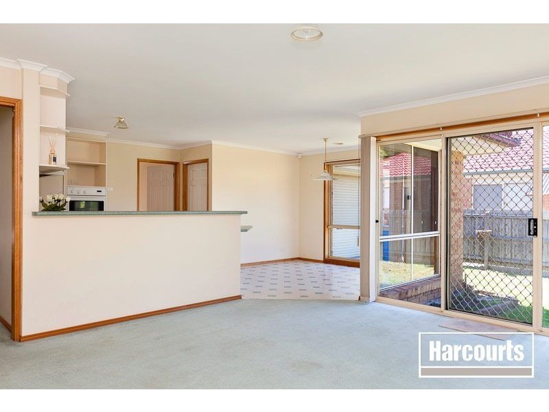 35 Sandalwood Drive, Narre Warren VIC 3805