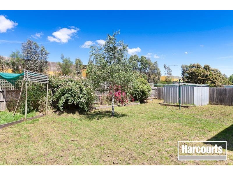 35 Sandalwood Drive, Narre Warren VIC 3805