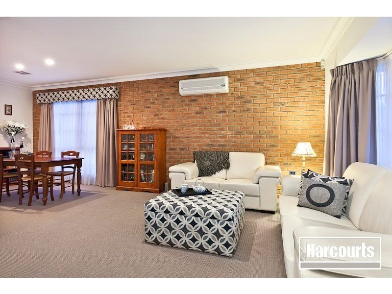 11 Hollydale Close, Berwick VIC 3806
