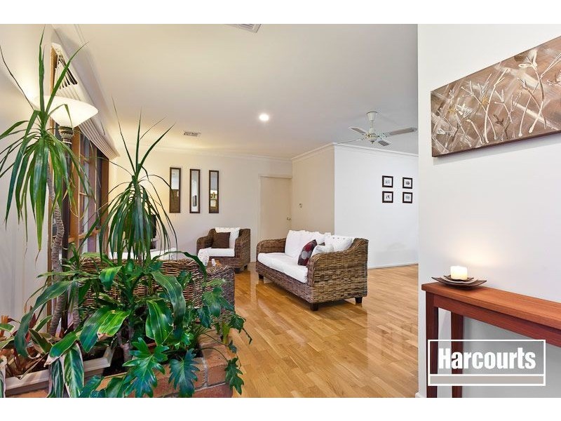 11 Hollydale Close, Berwick VIC 3806