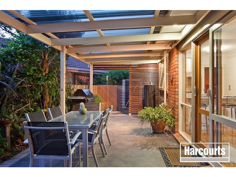 11 Hollydale Close, Berwick VIC 3806